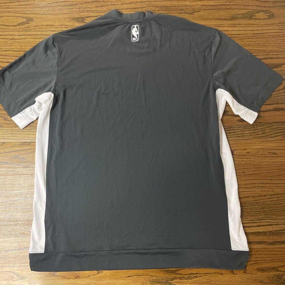 2017-18 Timberwolves Game Used Worn Warmup Shooting Shirt L NBA #14 - Picture 2 of 4